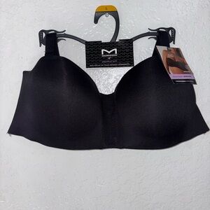 Maidenform Smooth Seamless Black Convertible to Wireless Bra